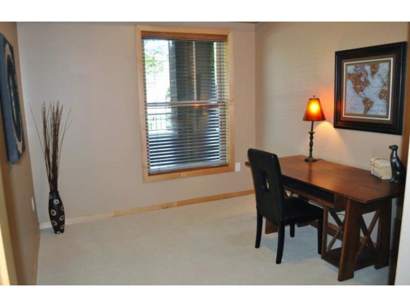 2201 Village Ln #A102, Bloomington, MN 55431
