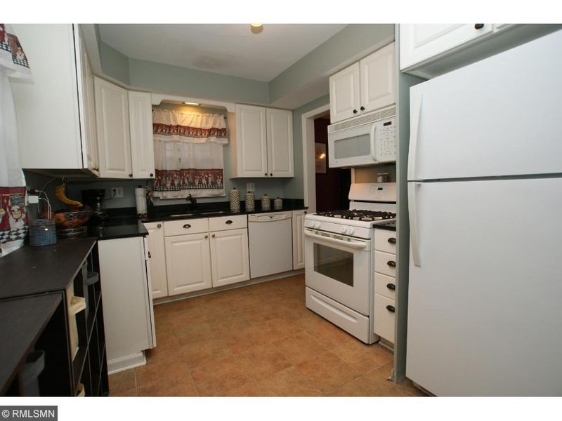 756 Cottage Ave E, Saint Paul, MN 55106