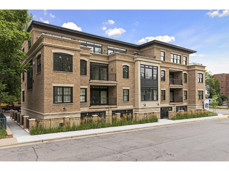 240 Minnetonka Ave S #402, Wayzata, MN 55391