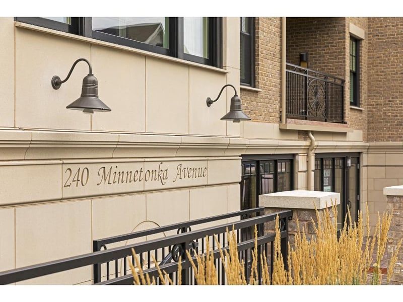 240 Minnetonka Ave S #402, Wayzata, MN 55391