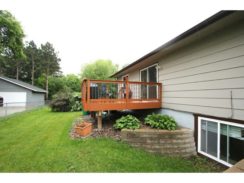 3517 Brookdale Dr N, Brooklyn Park, MN 55443