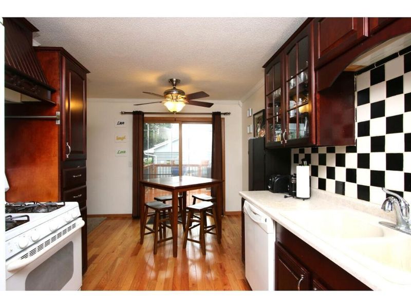 3517 Brookdale Dr N, Brooklyn Park, MN 55443