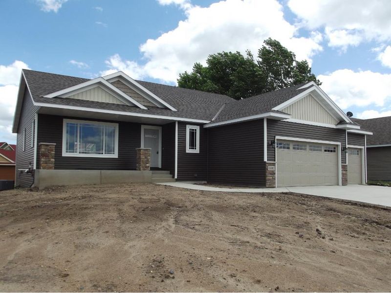 1500 Pine Siskin, Sartell, MN 56377