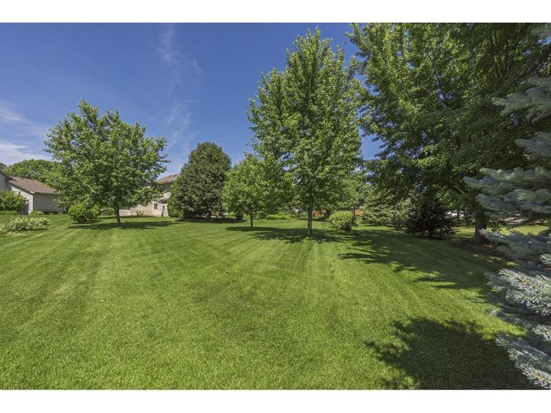 8936 Dunbar Knoll N, Brooklyn Park, MN 55443
