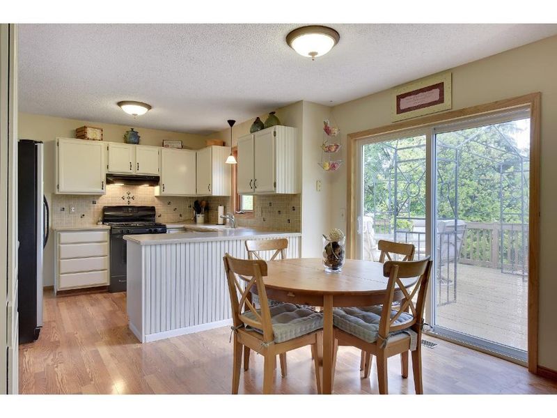 18945 Pennington Ave, Eden Prairie, MN 55346