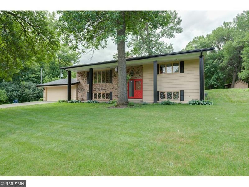 9360 210th St W, Lakeville, MN 55044