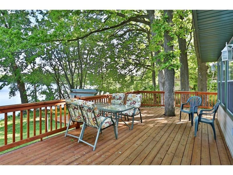 9834 Lake Mist Dr, Grasston, MN 55030