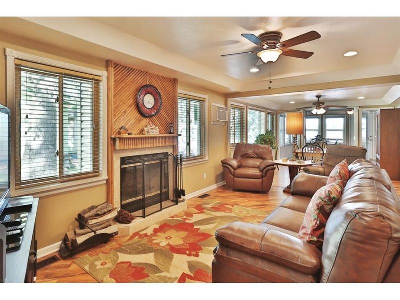 9834 Lake Mist Dr, Grasston, MN 55030