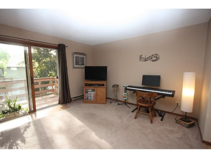 304 Parkview Ct #3, Altoona, WI 54720