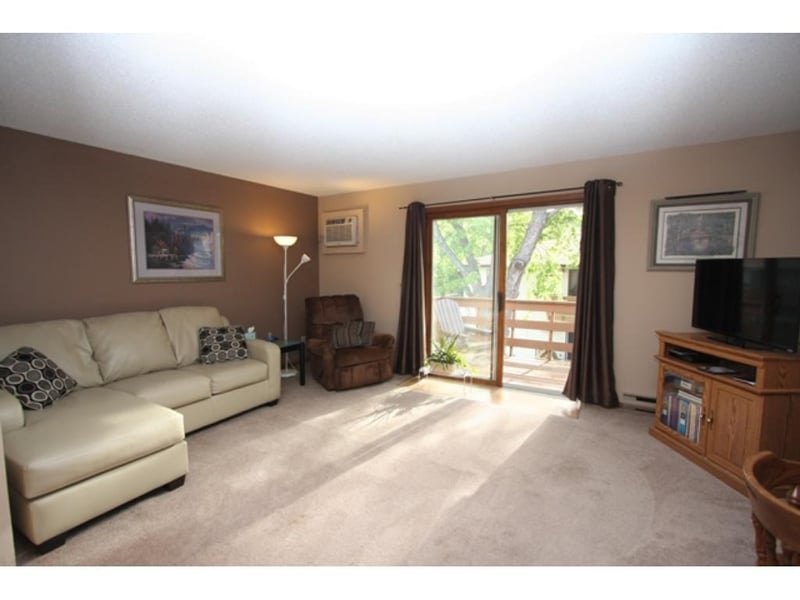 304 Parkview Ct #3, Altoona, WI 54720