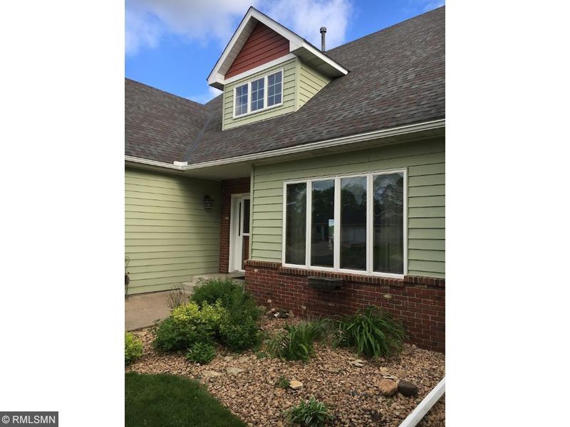 613 8th Ave NW, Forest Lake, MN 55025