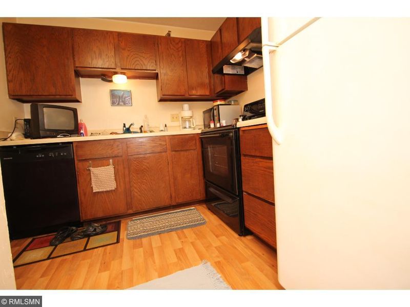 26 10th St W #405, Saint Paul, MN 55102