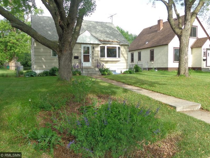 4330 Xenia Ave N, Crystal, MN 55422