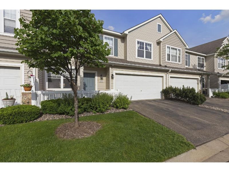 902 Princeton Ave, Shakopee, MN 55379