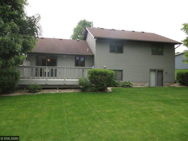 1813 Danielle Dr, Saint Cloud, MN 56301