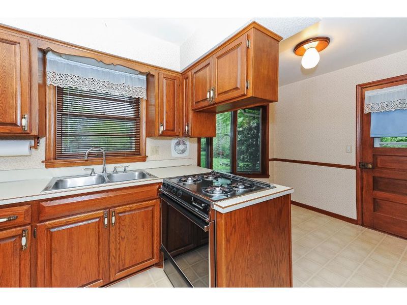 2811 Beam Ln, Eagan, MN 55121
