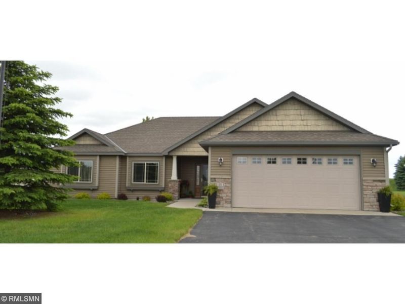 1204 Willow Pond Dr, Waite Park, MN 56387