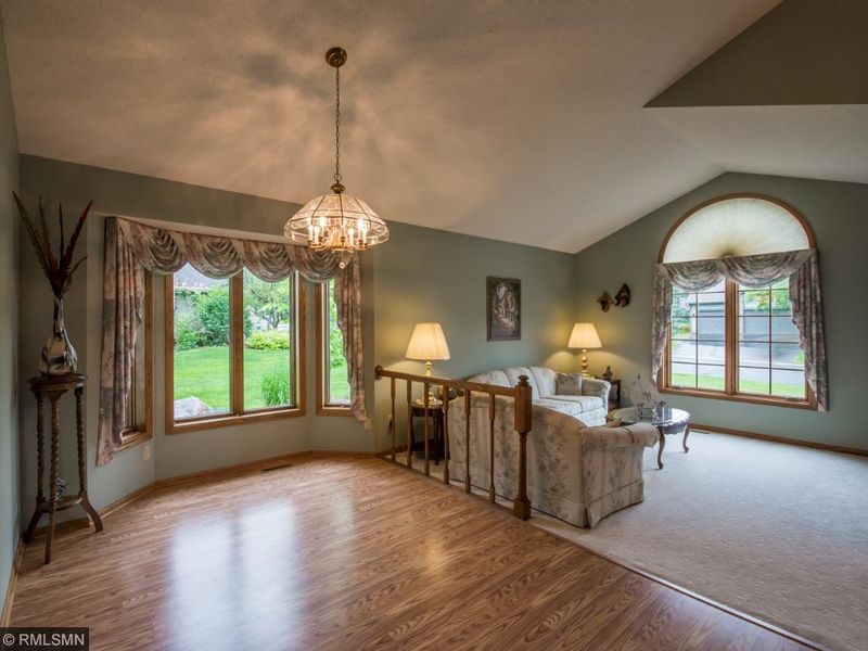 6304 Ballantine Ave, Inver Grove Heights, MN 55077