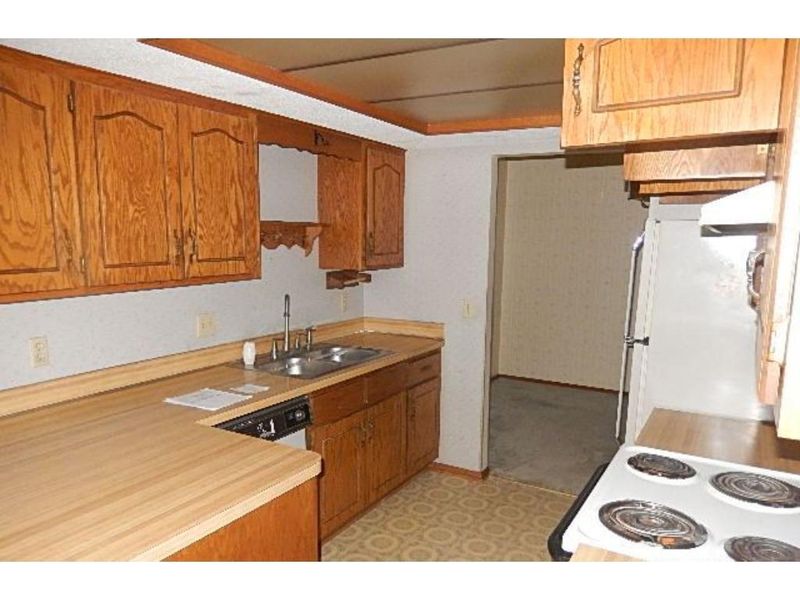 8410 Yates Ave N, Brooklyn Park, MN 55443
