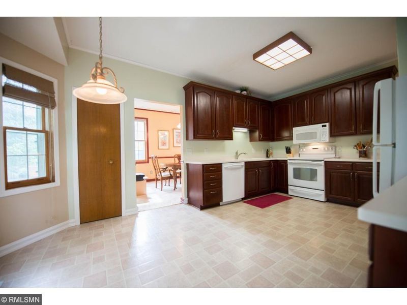 12711 Edgemont Curve, Apple Valley, MN 55124