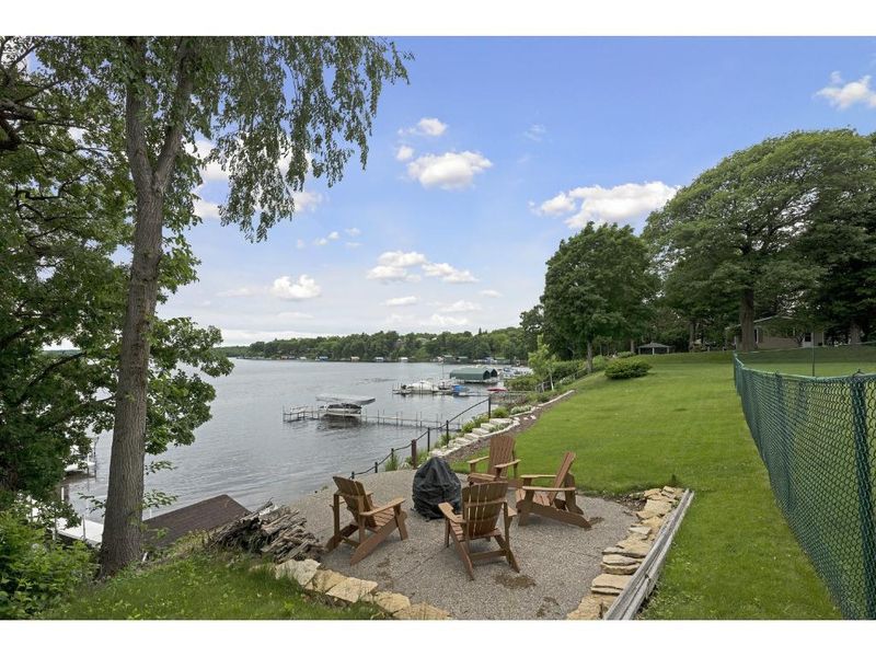 5621 Bartlett Blvd, Mound, MN 55364