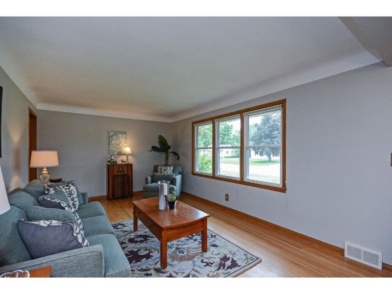 7444 Park Ave, Richfield, MN 55423