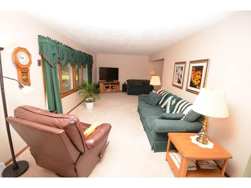 9861 Brookview Rd, Woodbury, MN 55125