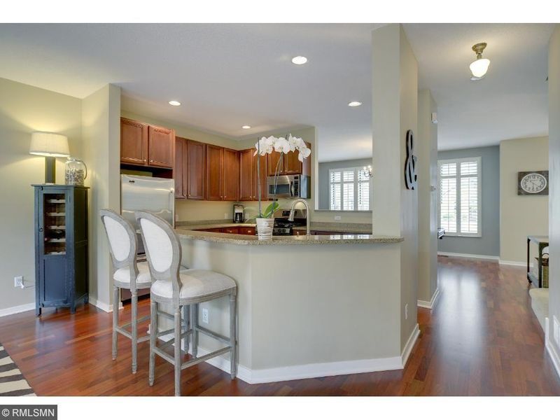 221 1st Ave NE #9, Minneapolis, MN 55413