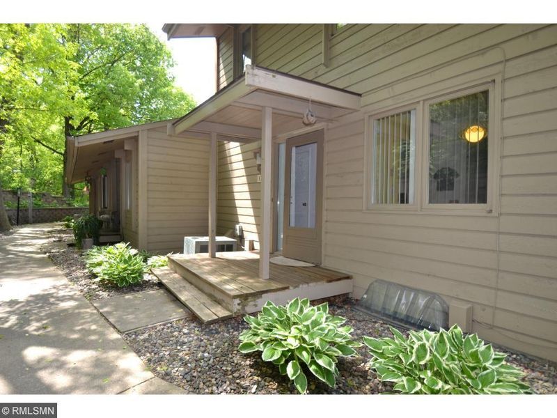 10235 Scarborough Rd, Bloomington, MN 55437