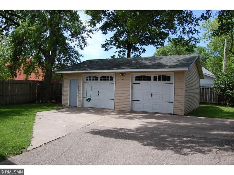 511 3rd St N St, Dassel, MN 55325