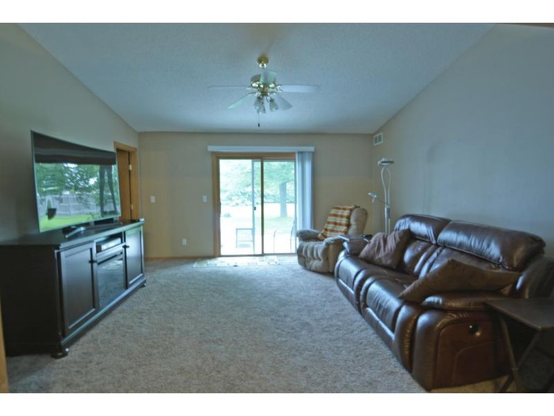 533 E Welco Dr, Montgomery, MN 56069