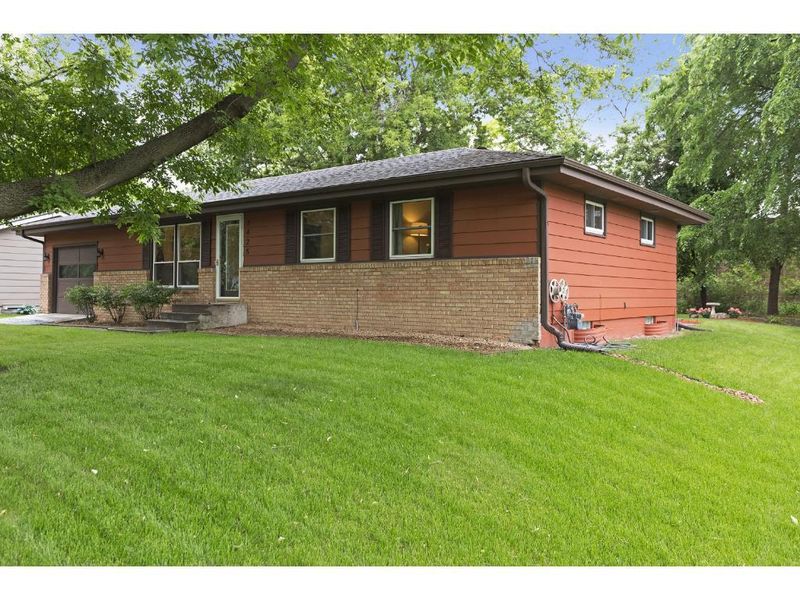 3425 Independence Ave N, New Hope, MN 55427