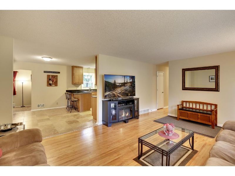 3425 Independence Ave N, New Hope, MN 55427