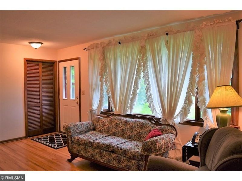 4210 Highland Rd, Saint Bonifacius, MN 55375