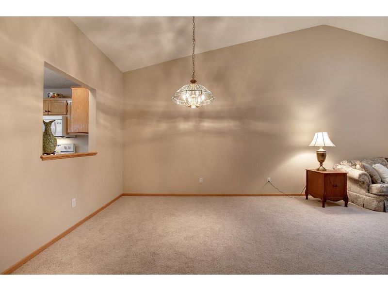 2836 Cornelia Trl, Woodbury, MN 55125