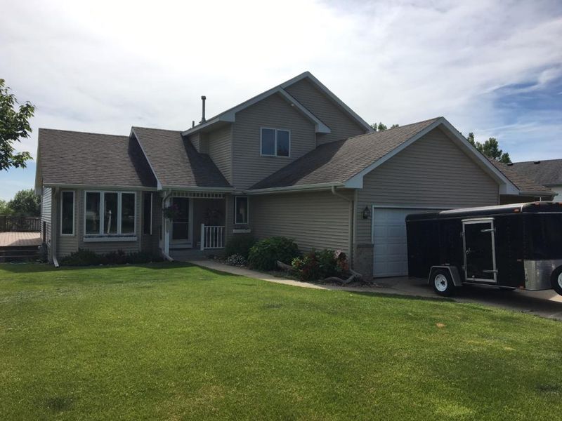 8629 Hillview Dr E, Saint Bonifacius, MN 55375