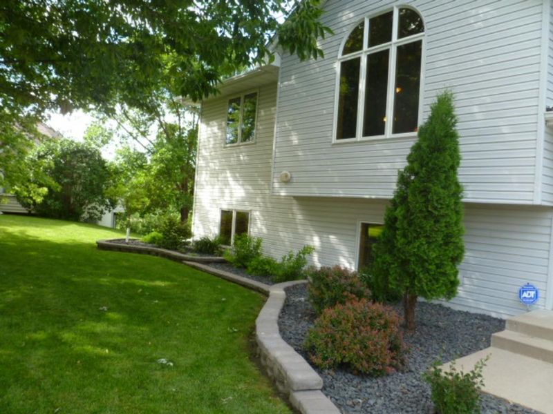 13323 Zarthan Cir, Savage, MN 55378