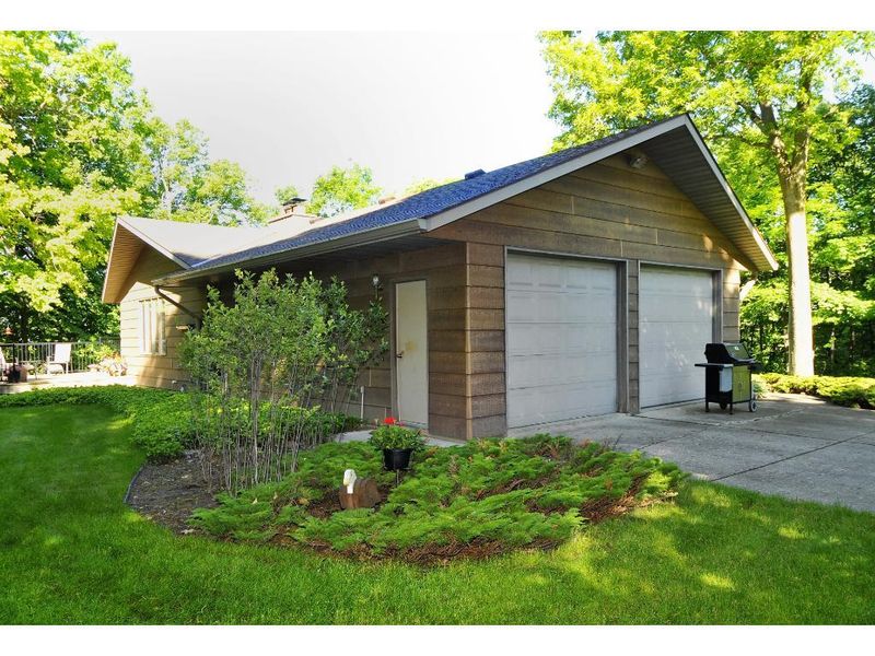 21211 Davis Ave, Faribault, MN 55021