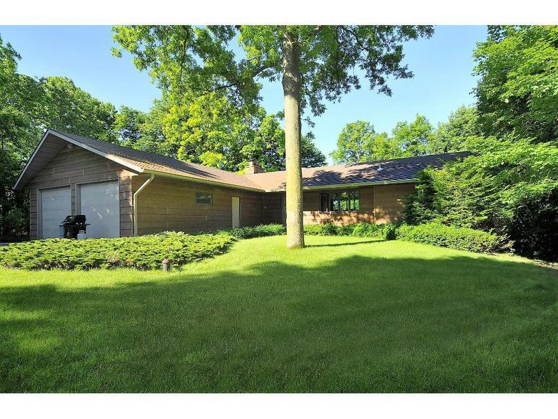 21211 Davis Ave, Faribault, MN 55021
