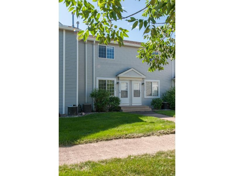 13184 Murdock Ter, Eden Prairie, MN 55347
