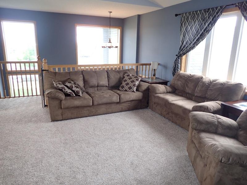 10021 Innsbrook Ct, Monticello, MN 55362