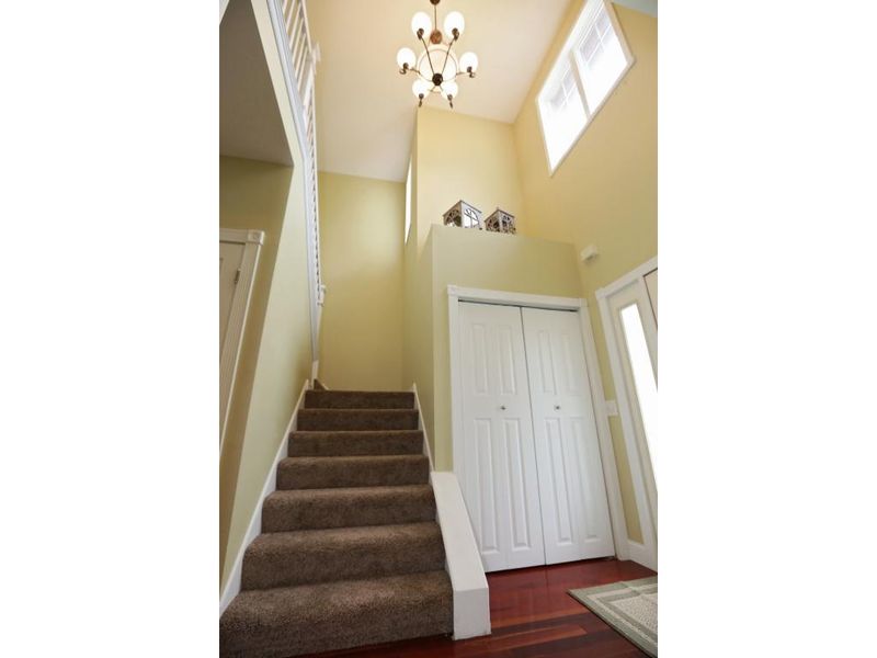 1026 Sextant Ave, Maplewood, MN 55109