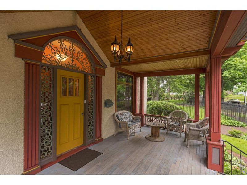 432 Ridgewood Ave, Minneapolis, MN 55403