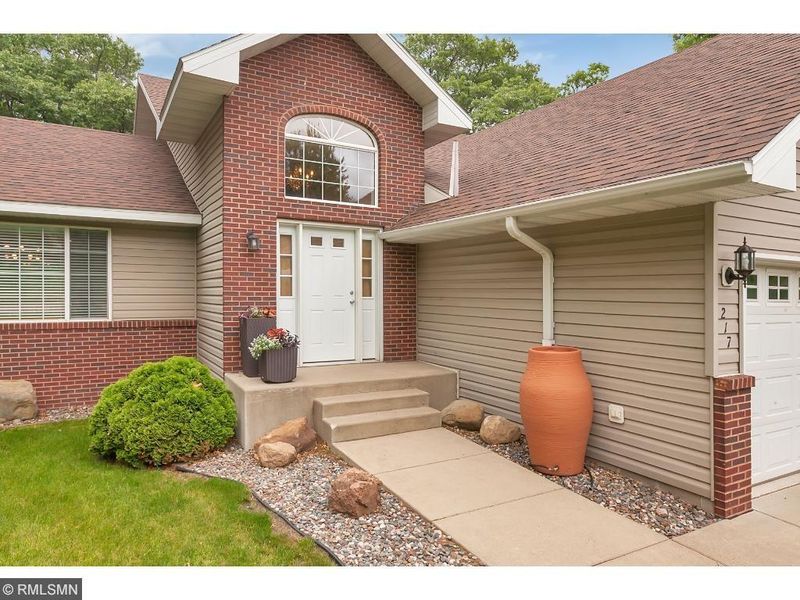 217 Scott Dr, Sartell, MN 56377