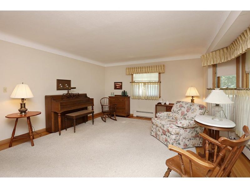 735 Hoyt Ave E, Saint Paul, MN 55106