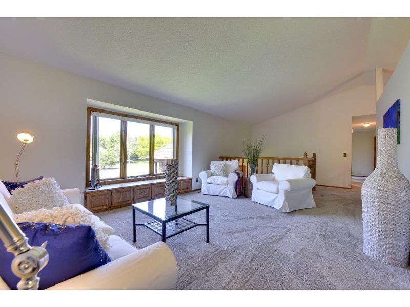 13009 Ottawa Pl, Savage, MN 55378