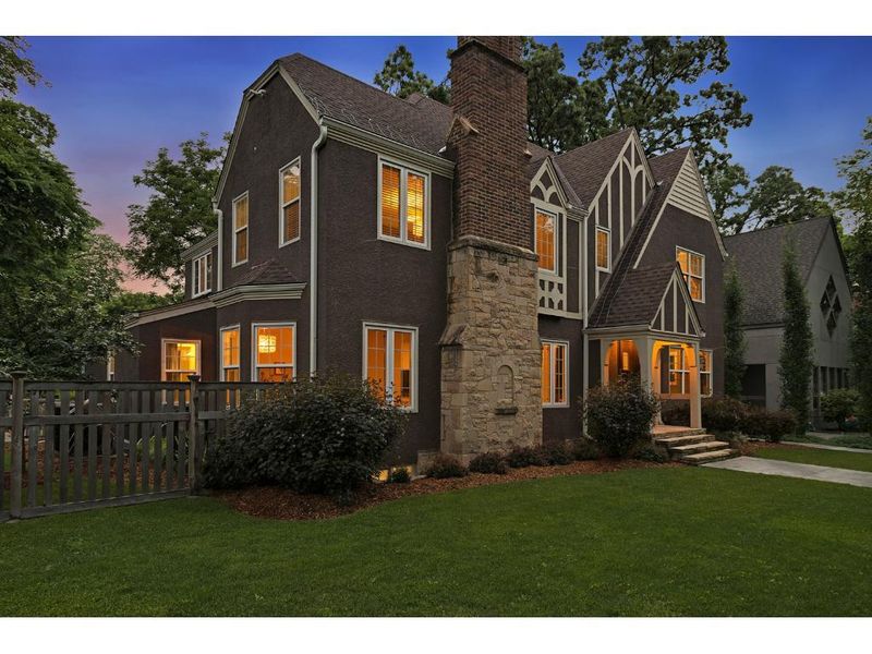 2818 Sunset Blvd, Minneapolis, MN 55416