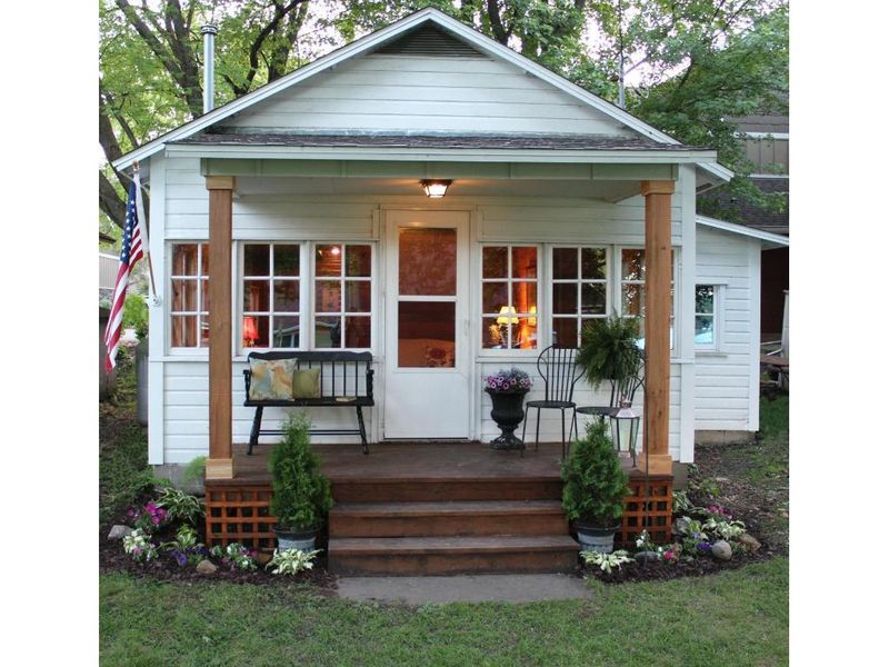 506 NW Lake Ave, Elysian, MN 56028