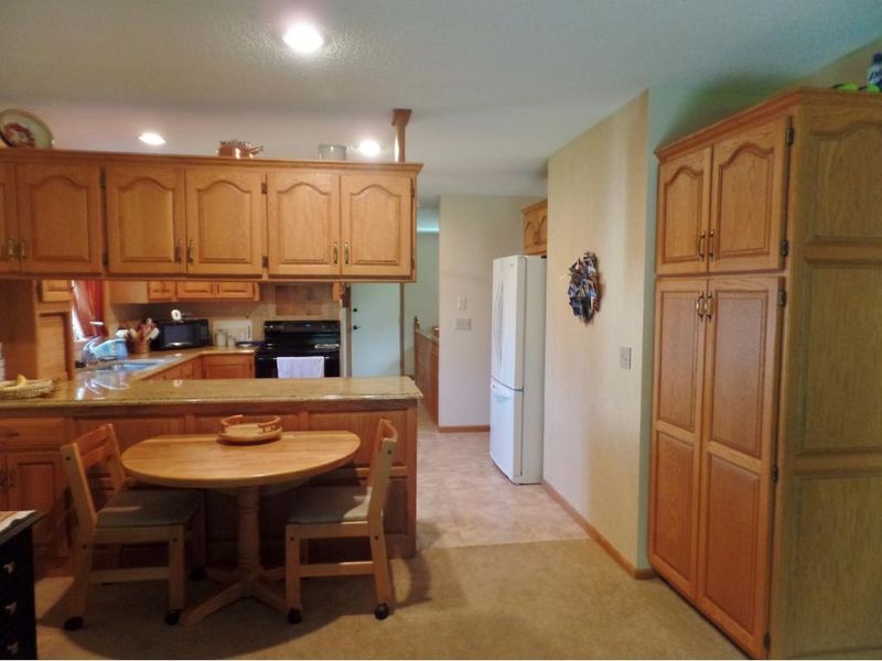 1913 Shannon Dr, Saint Cloud, MN 56301