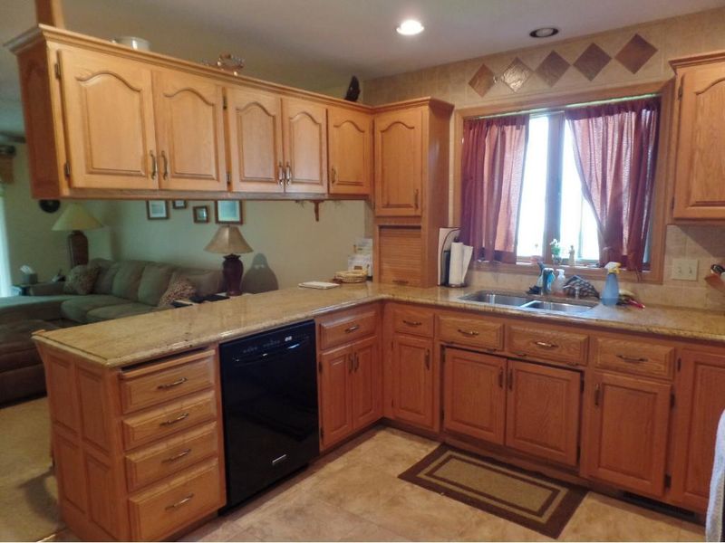 1913 Shannon Dr, Saint Cloud, MN 56301